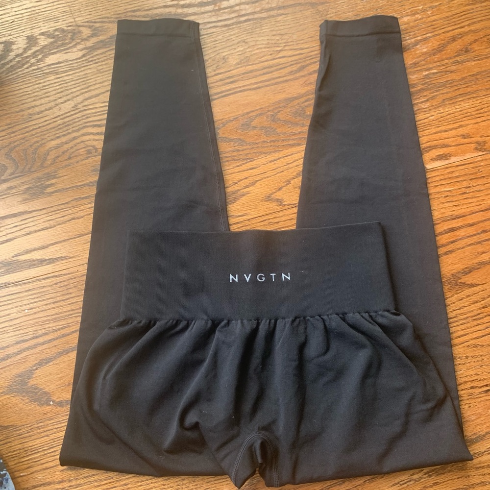 size medium NVGTN leggings